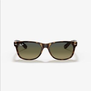 Ray-Ban New Wayfarer Classic RB2132